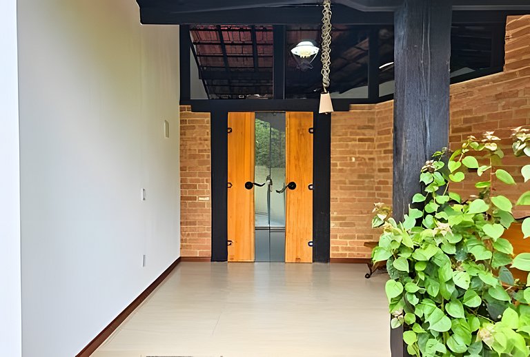 Casa Exclusiva à Venda no Centro de Lumiar