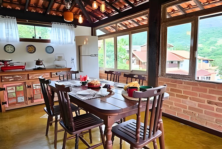 Casa Exclusiva à Venda no Centro de Lumiar