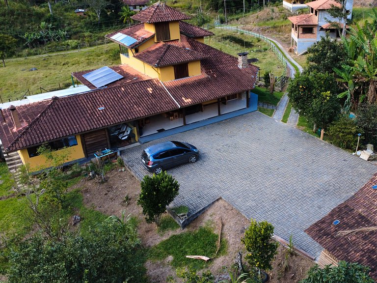 Sítio Três Lagos com piscina e suíte com hidromassagem
