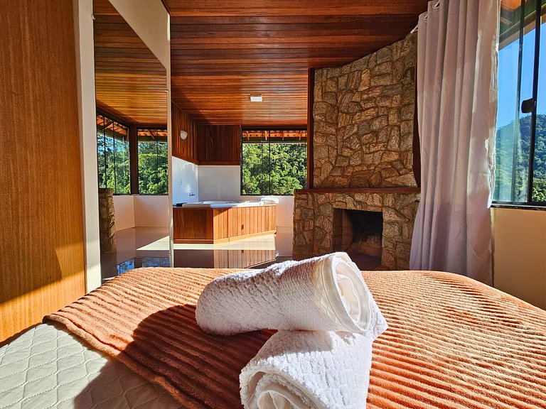 Sítio Três Lagos com piscina e suíte com hidromassagem