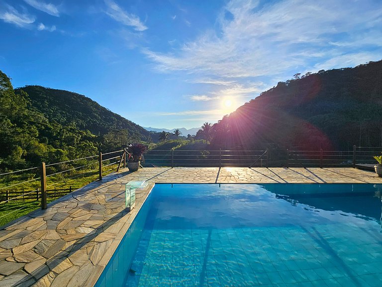 Sítio Três Lagos com piscina e suíte com hidromassagem