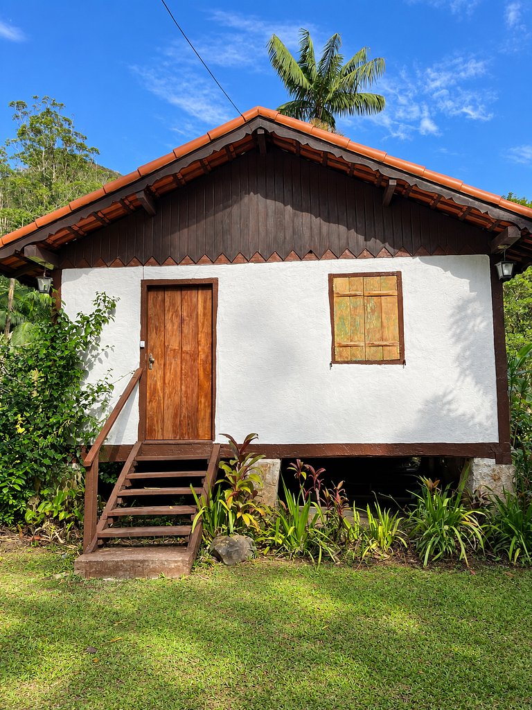 Casinha histórica | riacho e piscina natural